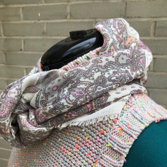 The Specialty House Inc Scarf - Picture 5 of 10